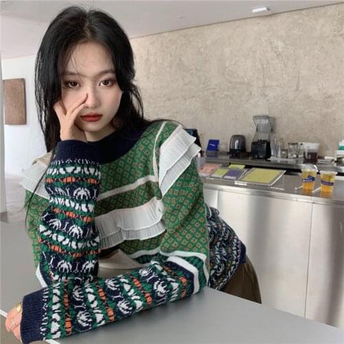 New green Pullover round collar Ruffle sweater for autumn 2020