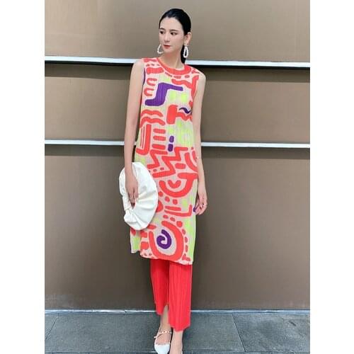 2021 summer new womens suits Miyak fold Fashion plus size printing sleeveless long top + casual pants and pencil pants suit