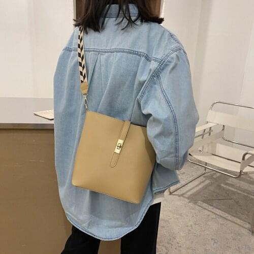 Womens Bucket Bag Retro Luxury PU Shoulder Bag Large Capacity Messenger Broadband Fashion Simple Pure Color Bag