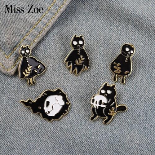 Ghost Cat Enamel Pins Custom Black Boo Cat Skeleton Brooch Lapel Badge Bag Dark Punk Gothic Jewelry Gift for Friends