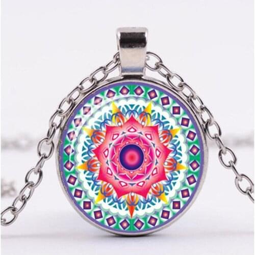 ZUWEI WU 2019 hot new mandala flower glass pendant necklace wholesale fashion jewelry ladies gift