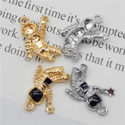 8pcs New Alloy Astronaut Pendant Spaceman Necklace Charms DIY Bracelet Findings Jewelry Accessory