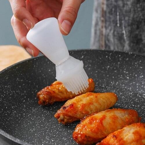 Portable Silicone Oil Bottle with Brush Grill Oil Brushes Liquid Oil Pastry Kitchen Baking BBQ Kitchen Tools Supplies