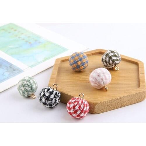 SK3LD8-3F/10PCS - Fabric Checked Pattern Round Ball Charm for Bracelet Earrings Jewelry DIY Finding Check Plaid Christmas Charms