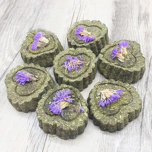 2PCS Small Pets Hamster Grinding Teeth Cake Cookie Animals Rabbit Chinchilla