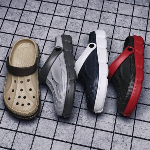 Fashion Mens Summer Water Shoes Beach Sandals Man Flat Hole Shoes Outdoor Slippers Male Swimming Footwear Sneaker Size 40-45