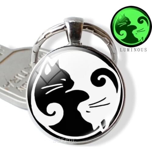 Vintage Two Yin Yang Cats Keychain Luminous Glass Cabochon Jewelry Key Chain Metal Key Ring Pendant Fashion Women Men Gift