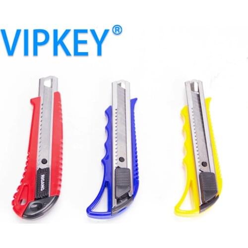 High quality Utility knife using 18mm width blade cutting knife special design to ensure best holding