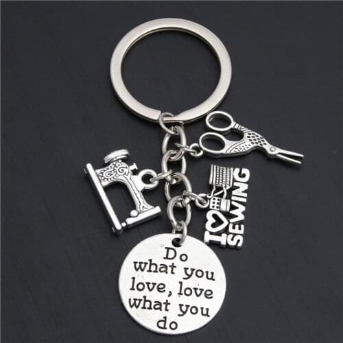 1pc Dropshipping Seamstress Key Chain Gift For Teacher Sewing Machine Jewelry Love To Sew Keyring Gift For Women E2036