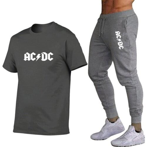 2021 Summer Mens Short-sleeved + Trousers 2-piece O-neck Short-sleeved Top Mens Sports Suit Fashion Mens Casual Suit