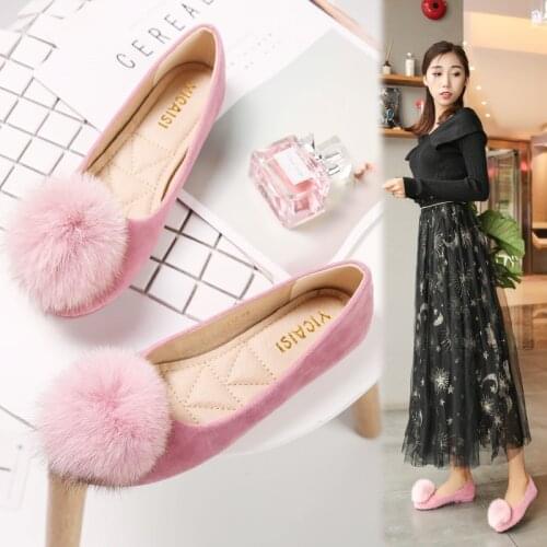 Cute pompon moccasins women balls fur loafers autumn new women shoes soft velvet pregnant shoes woman driving shoes flat shoes