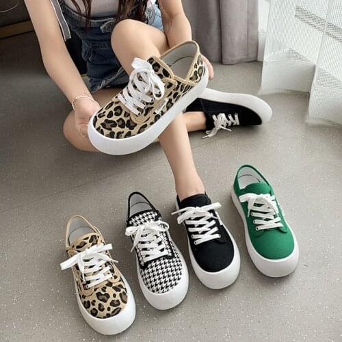 Platform Shoes Sneakers Women Vulcanized Shoes 2021 New Casual Canvas Shoes White Black Walking Flats Lace-up Tenis Feminino