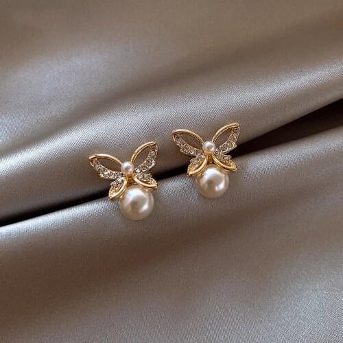 Korea New Fashion Jewelry Exquisite Copper Inlaid Zircon Hollow Butterfly Earrings Elegant Pearl Womens Prom Party Earrings