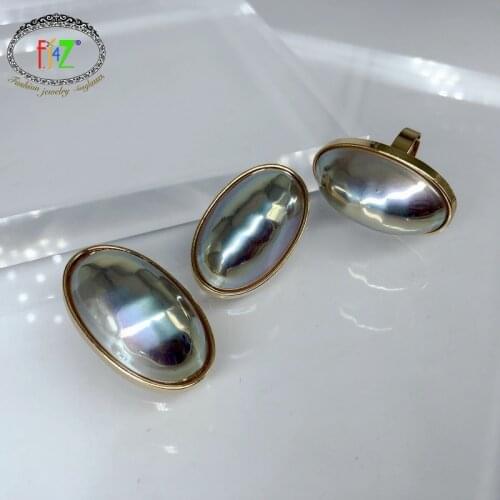 F.J4Z New Hot Big Pearl Finger Rings for Women Fashion Oval Simulated Pearl Stud Earrings Baroque Female Wedding Jewelry