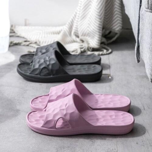 Water Cube EVA Slippers New 2021 Soft Sole Thickened Home Bath Summer Antibacterial Home Couples Bathroom Slippers 1Pair