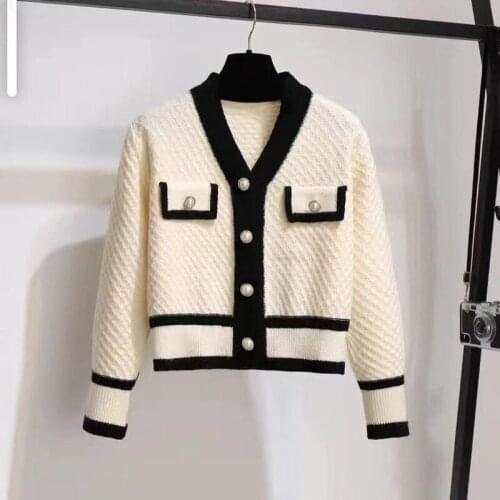Autumn and winter color-blocking knitted top women cardigan long-sleeved V-neck short 2021 new coat fashion all-match top