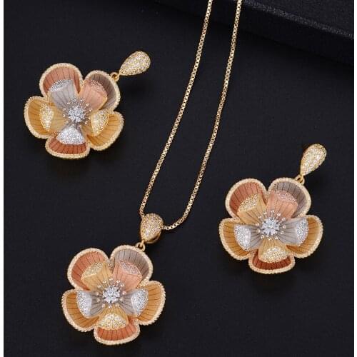 LARRAURI Dubai Gold Jewelry Sets for Women Big Flower Pendant Earrings Necklace Jewelry Set Sweet Romantic Girl Holiday Gift