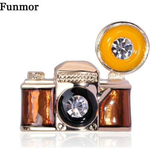 FUNMOR Vintage old Camera Shape Brooch Antique Gold Color Enamel Retro Crystal Brooches Parents Kids Anniversary Gift Hijab Pins