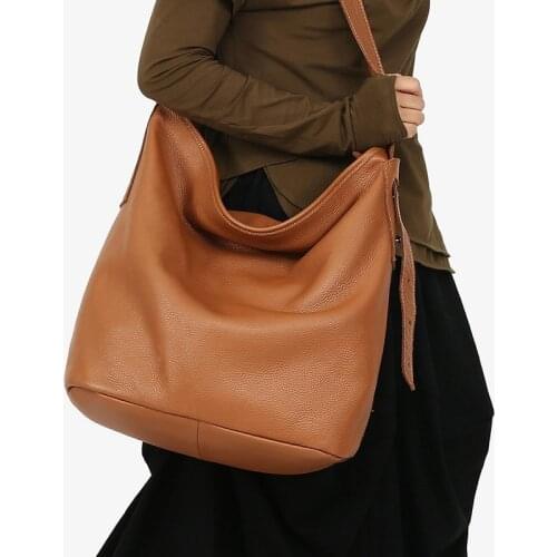 Womens Crossbody Bag Casual Tote Top Quality Soft Real Leather Bag Big Capacity Wide Shoulder Strap Travel Messenger Bucket Bag