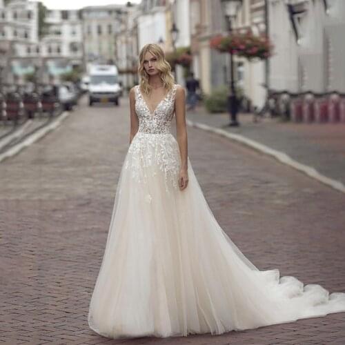 Stylish Deep V-Neck Wedding Dresses 2021 Sleeveless Appliques Backless Court Train Bridal Gowns Custom Plus Size