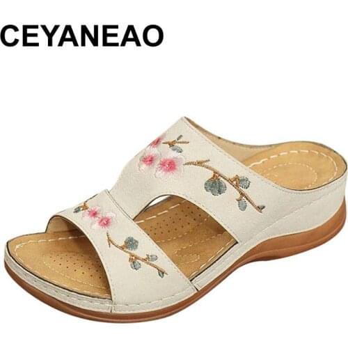 CEYANEAO summer new ladies comfortable sandals beach sandals thick bottom non-slip embroidery indoor and outdoor slippers
