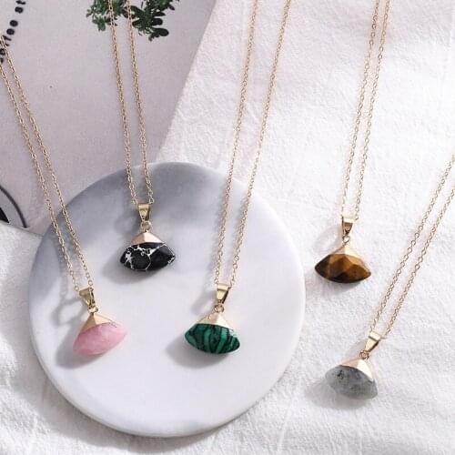 Long-Lasting Plated Brass Findings Stone Pendant with Chain Faceted Triangle Fan-Shaped Golden Color Ornament for DIY
