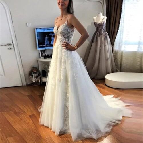Romantic V Neck A Line Wedding Dresses Elegant Lace Appliques Soft Tulle Bridal Gowns Spaghetti Sleeveless Customize Bride Dress