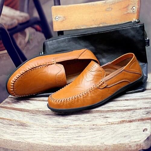 Leather Shoes Man Ball Joker Driving Shoes Flat Comfortable Leather Banquet Bean Shoes Dress Arder Sports Men Shoes