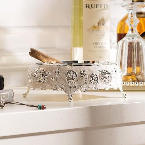 [Brand Group] European living room home decorations ornaments Anne white zinc alloy series ashtray