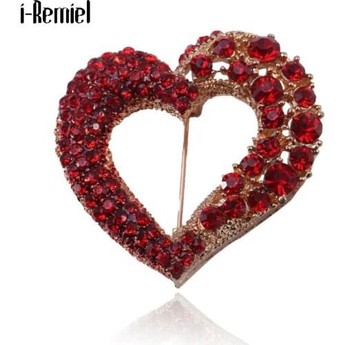 Fashion Hollow Heart Brooches with Red Rhinestone Pin Sweet Crystal Scarf Buckle Coat Pins Mothers Valentines Day Accessories