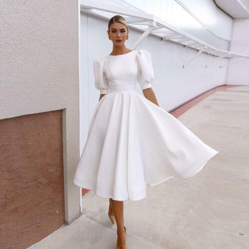 Simple Satin Short Wedding Dresses Puff Sleeves Knee Length Plain White Bridal Gowns Sexy Backless Robe Beach Cheap Party