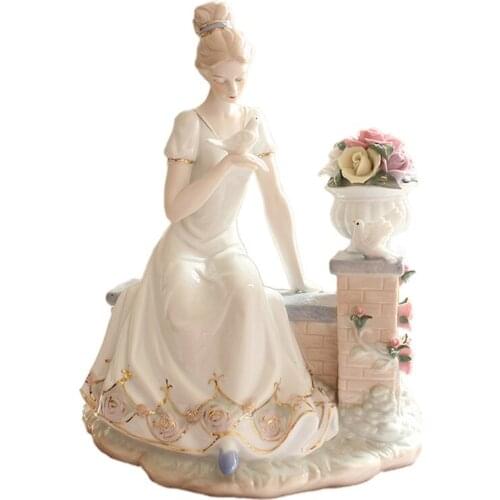 RETRO EUROPEAN PORCELAIN GIRL AND PIGEONS FIGURINE CERAMIC FEMALE STATUE DECORATION GIFT AND CRAFT ORNAMENT ACCESSORIES R2166