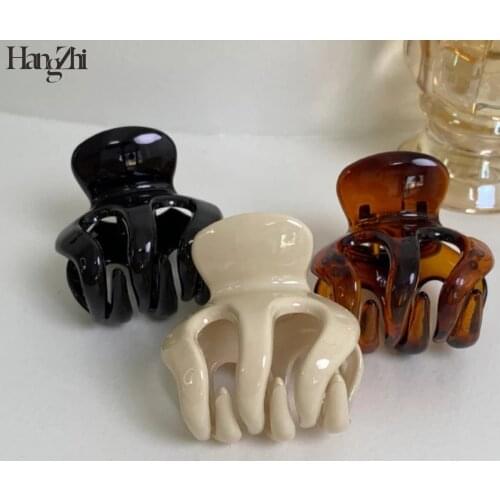 HangZhi 2021 New Hollow Small Hair Claws Hairgrip Girls Ornaments Crab Makeup Hair Styling Barrettes for Women Hair Accessories