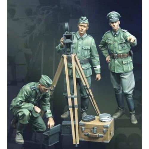1:35 Resin figures model kit Soldiers and cameras 3 man Unassembled and unpainted kit