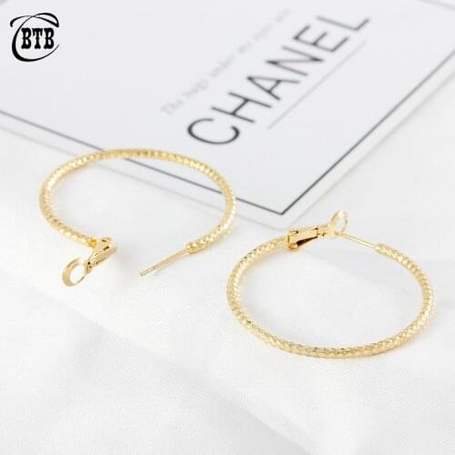 Islamic Muslim New Golden Fashion Big Circle Shape Ladies Lucky Earrings Simple Jewelry Earrings Luxury Jewelry Accessories