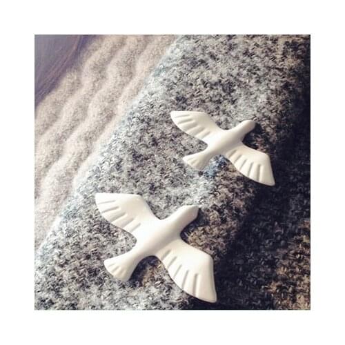 New fashion Vintage metal white peace dove broochFor Men Women Accessories jewelry wholesale