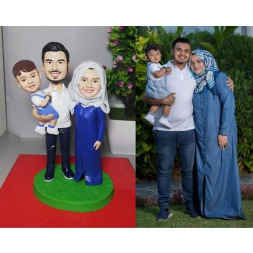 Custom Handmade Soft Clay Family 3 Dolls Father Mother Children Figurines Warm Christmas Gifts Based on Family Photos
