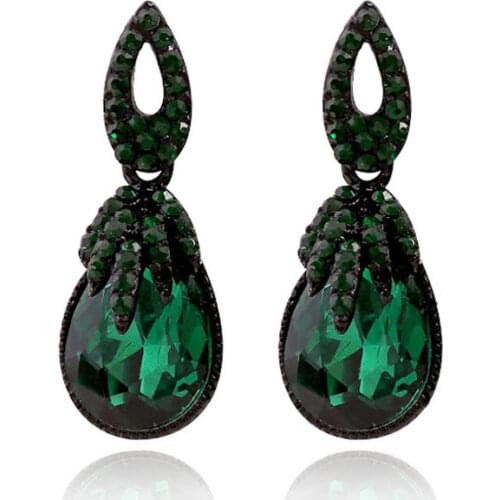 Hot Selling Zinc Alloy Female Jewelry Black Deep Green Stone Vintage Chunky Pendant Drop Earrings for Women