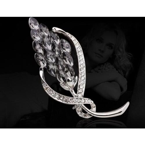 2015 Fashion Rhinestone Brooch Pin,Peacock Feather Wedding Crystal Brooches for Women Men Breast Pin Scarf Buckle Brouch Corsage