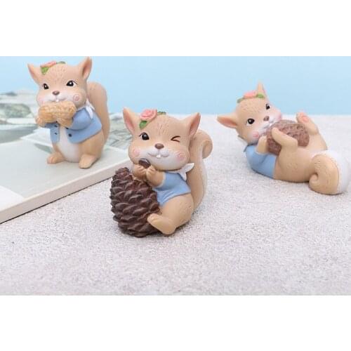 Small Squirrel Resin Crafts Sculpture Gifts Fashion Cartoon Animal Cake Baking Home Decorations Party Dessert Desktop Ornament