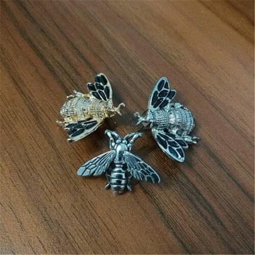 Retro Little Bees Badges Fashion Enamel Pin Brooch Jewelry for T Shirt Suit Collar Coat Hat Shoes Pins Trendy Backpack Accessory