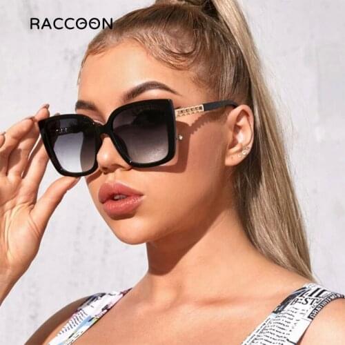 2021 Latest Cat Eye Square Frame Sunglasses Ladies Fashion Metal Chain Temple Eyewear Gradient Color Lens Sun Glasses Hot Uv400