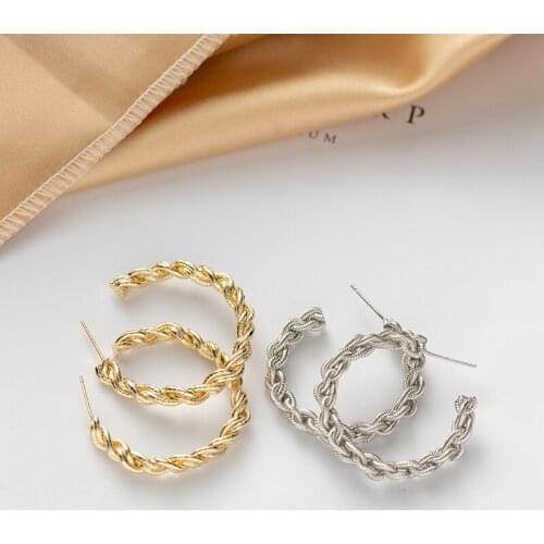 Top Quality Luxury C Letter Hoop Earrings for Women Geometric Twisted Round Earings Fashion Brand Korean Jewelry Z243
