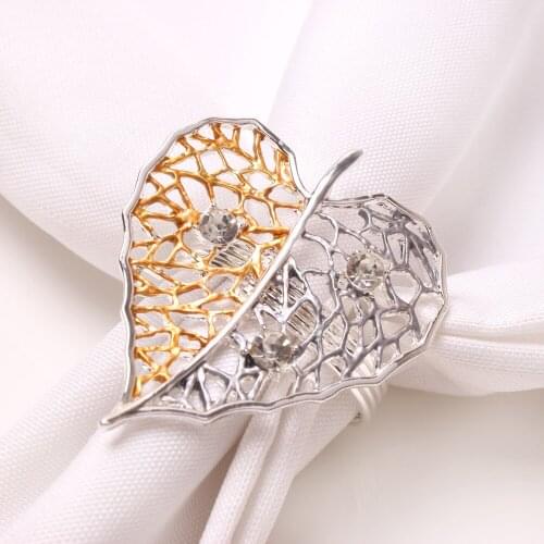12pcs/lot New Valentines Day Leaf Love Napkin Ring Two-color Stitching Hollow Napkin Button Hotel Paper Towel Ring