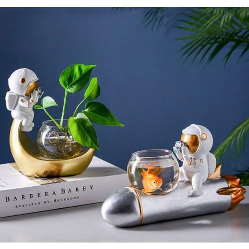 Nordic Astronaut Hydroponic Green Plant Vase Diver Flower Pot Garden Coffee Shop Table Fashion Personality Home Decor 2021