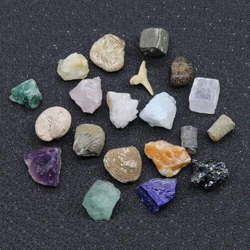 20pcs/set Raw Rock Crystal Mineral Mixed Gems Quartz Beads Energy Natural Stone Reiki Healing Chakra Collection Display Beads
