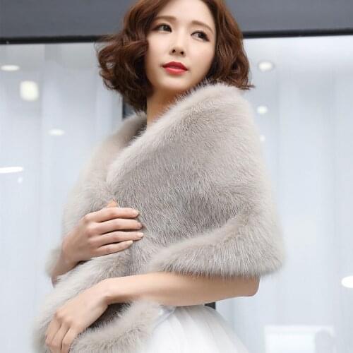 New Autumn Winter Faux Fur Coats Women Luxury Fox Fur Imitatin Capes Plush Furry Wedding Dress Shawl Warm Fur Vests Tippet Mw346