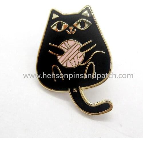 Custom gold metal hard enamel animal cat badge