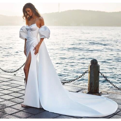 V-neck Champagne 3D Lace Front Slit Wedding Dress with Green Belt with Hand Made Flowers Bridal Gowns vestito sposa