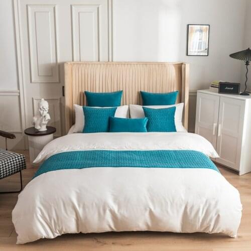 Nordic Style Velvet Wavy Pattern Bed Towel Home Hotel Throw Bed Runner Dining Wedding Party Decor Bed Tail Towel Pillowcase